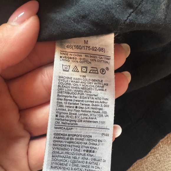 Black Tiered GAP Dress - Picture 3 of 4